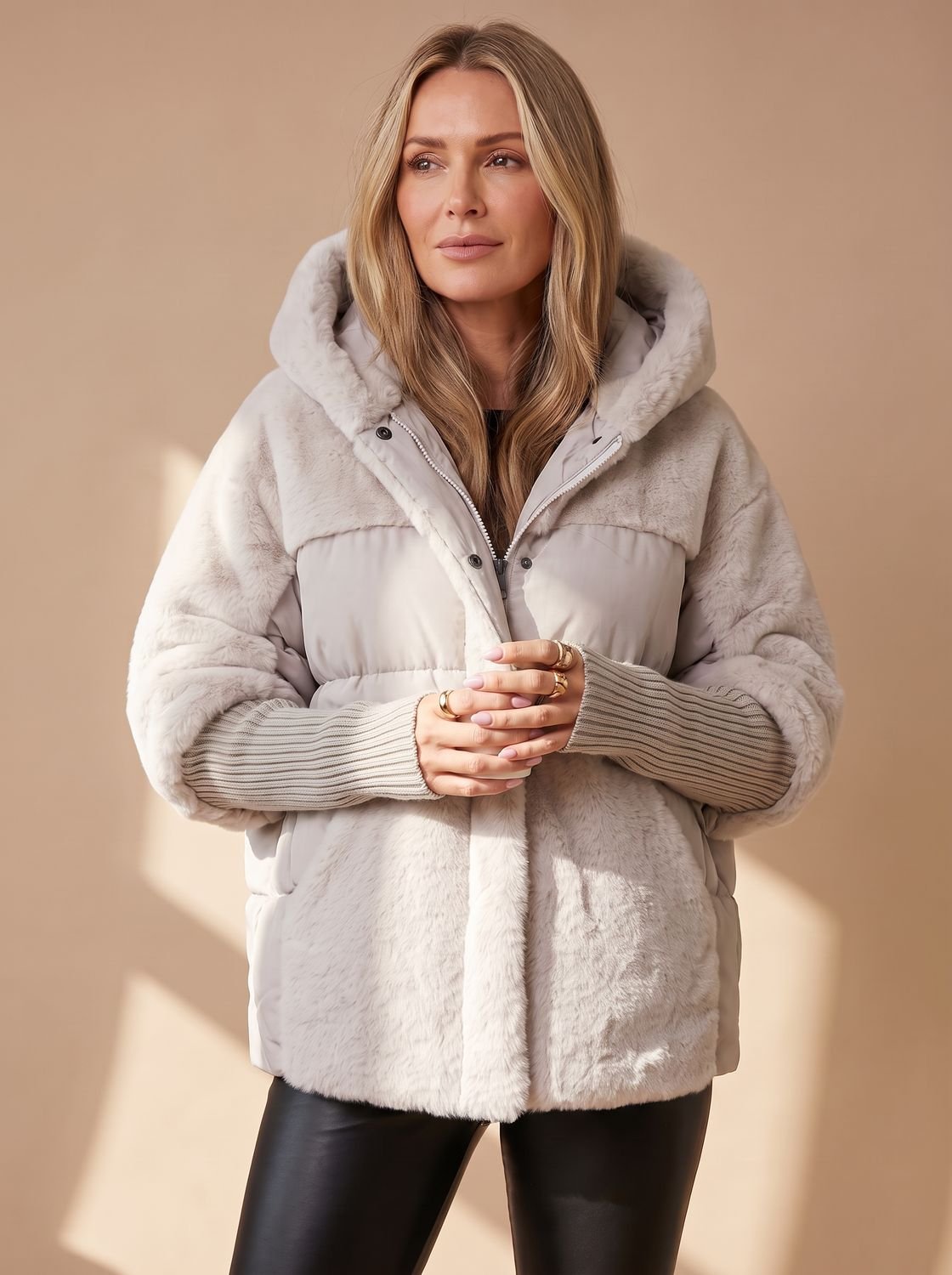 Women's Quilted Faux Fur Hooded Puffer Winter Jacket 3